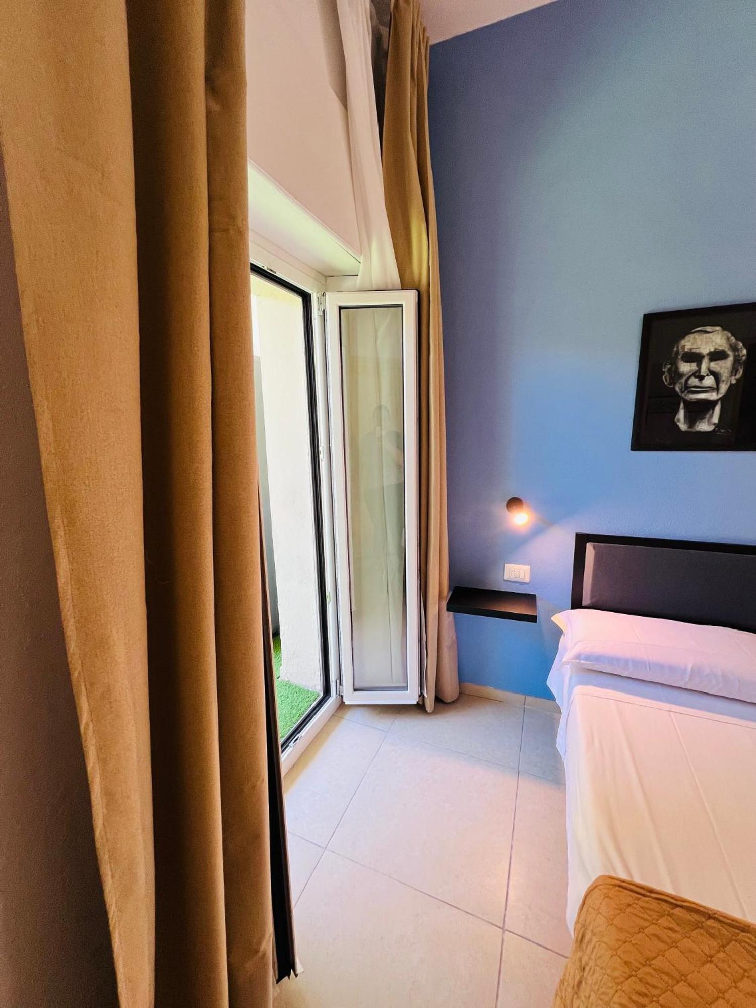 Les Chambres De Francoise Guest House Olbia Exterior foto