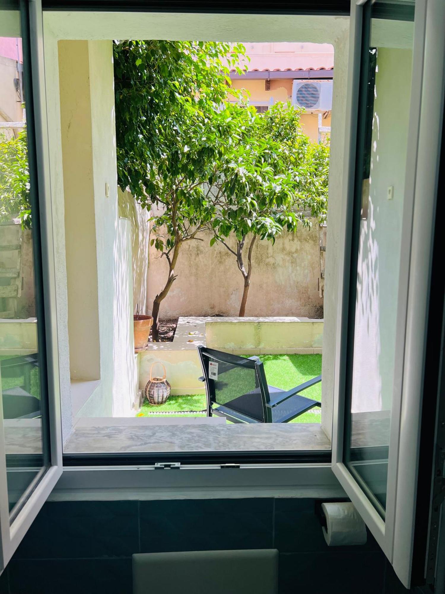 Les Chambres De Francoise Guest House Olbia Exterior foto
